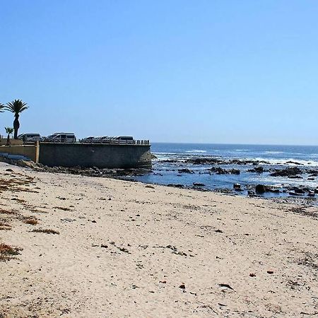 Blue Waters Studio With Sea Views From Balcony Appartement Kaapstad Buitenkant foto