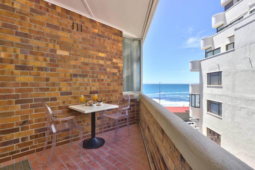 Blue Waters Studio With Sea Views From Balcony Appartement Kaapstad Buitenkant foto